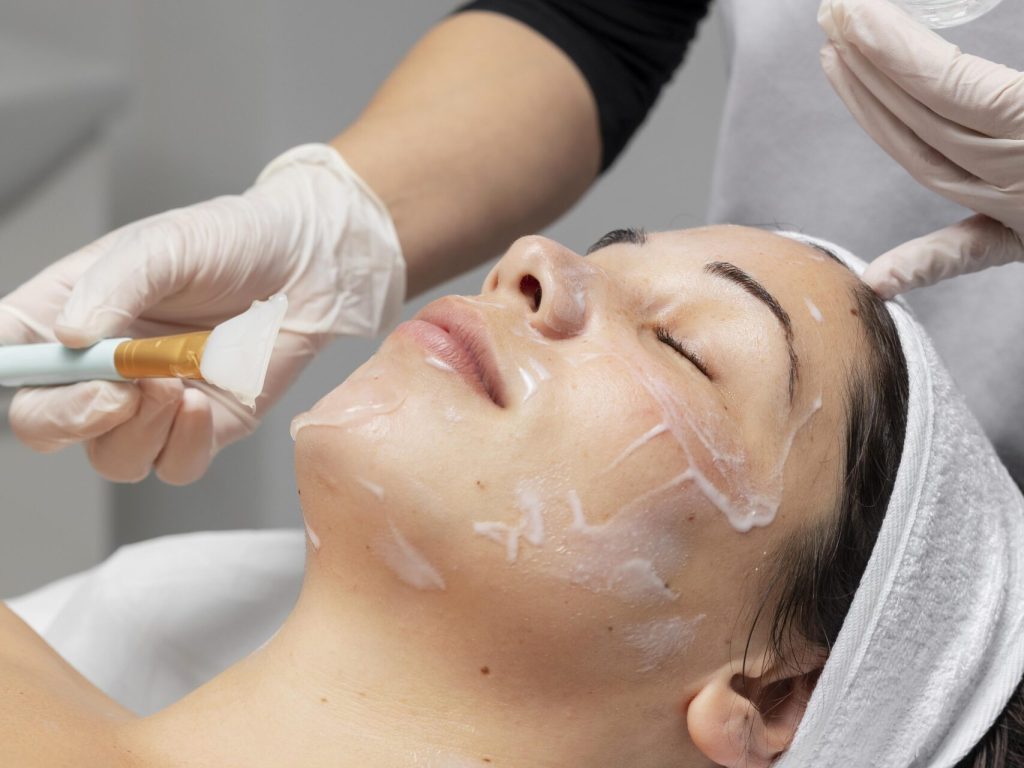 Séance de peeling du visage – Dr Prieur à Cagnes-sur-Mer